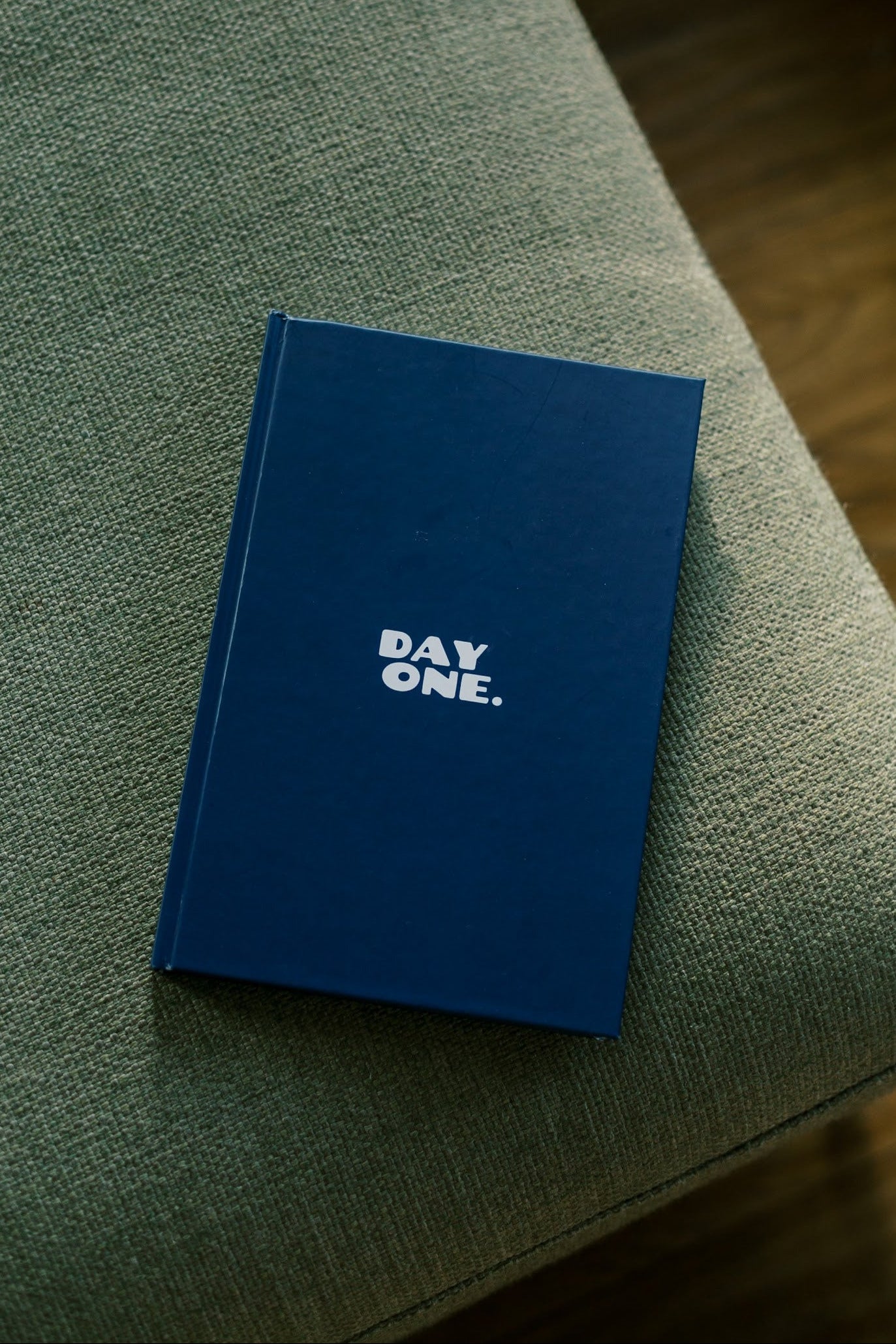 DAYONE. navy / german